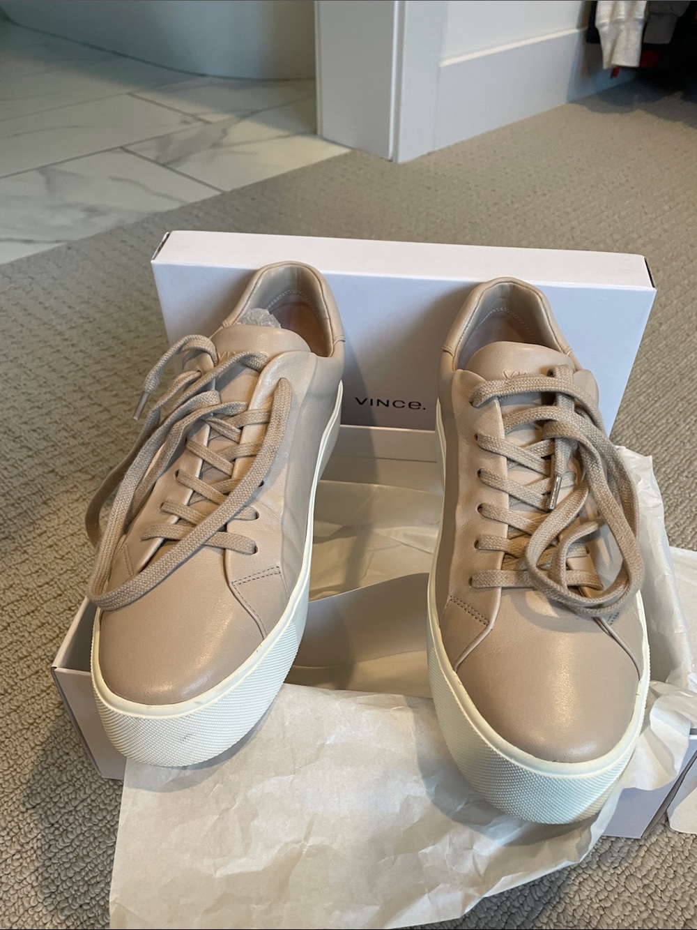Vince Benfield Leather Platform Sneakers in Cafeaul Le